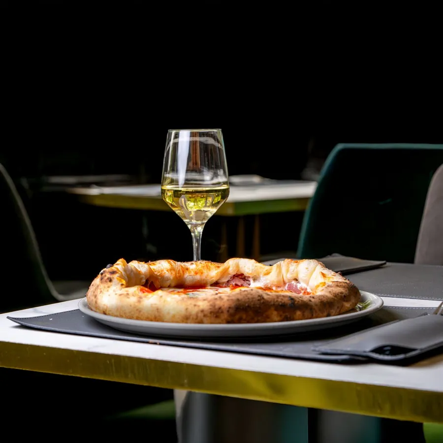 Pizza Pizza Gourmet — Squab et Foie Gras