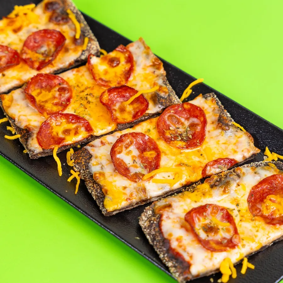 Pizza Pizza Noire au Charbon